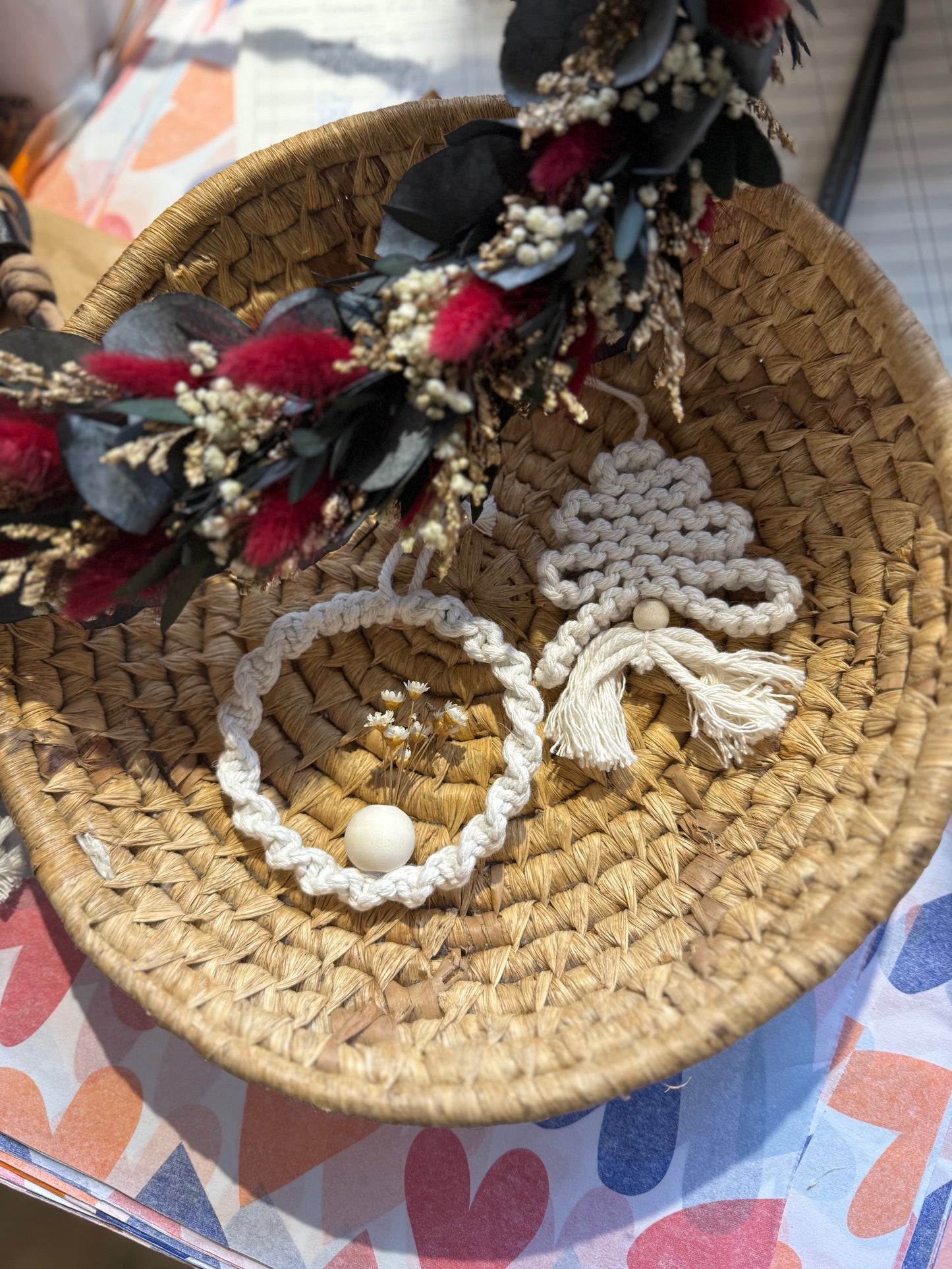 Makramee Dekoanhänger – Handgemacht mit Trockenblumen