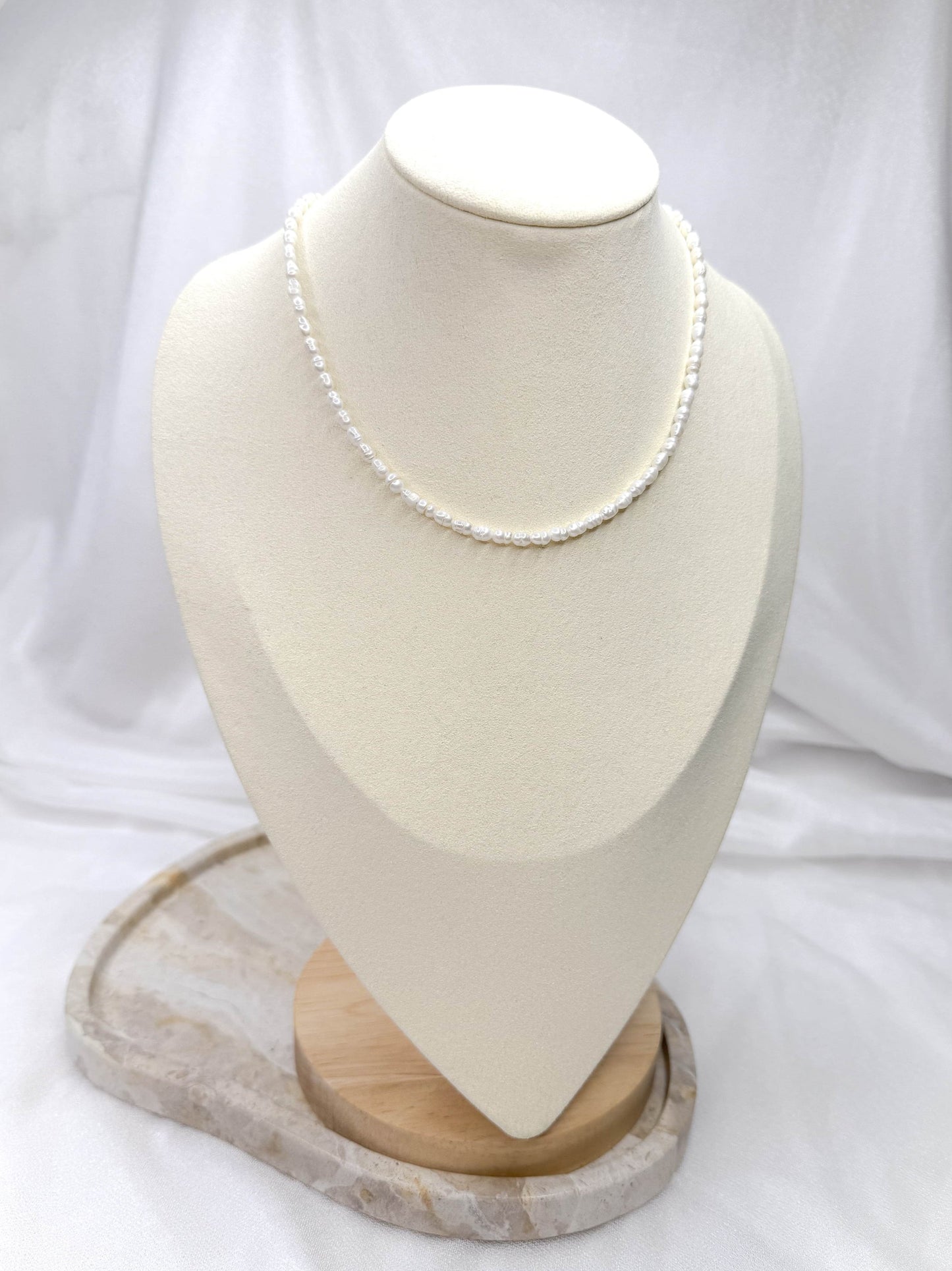 Süßwasserperlen-Kette „Hannah“ – mit Verschluss vorne