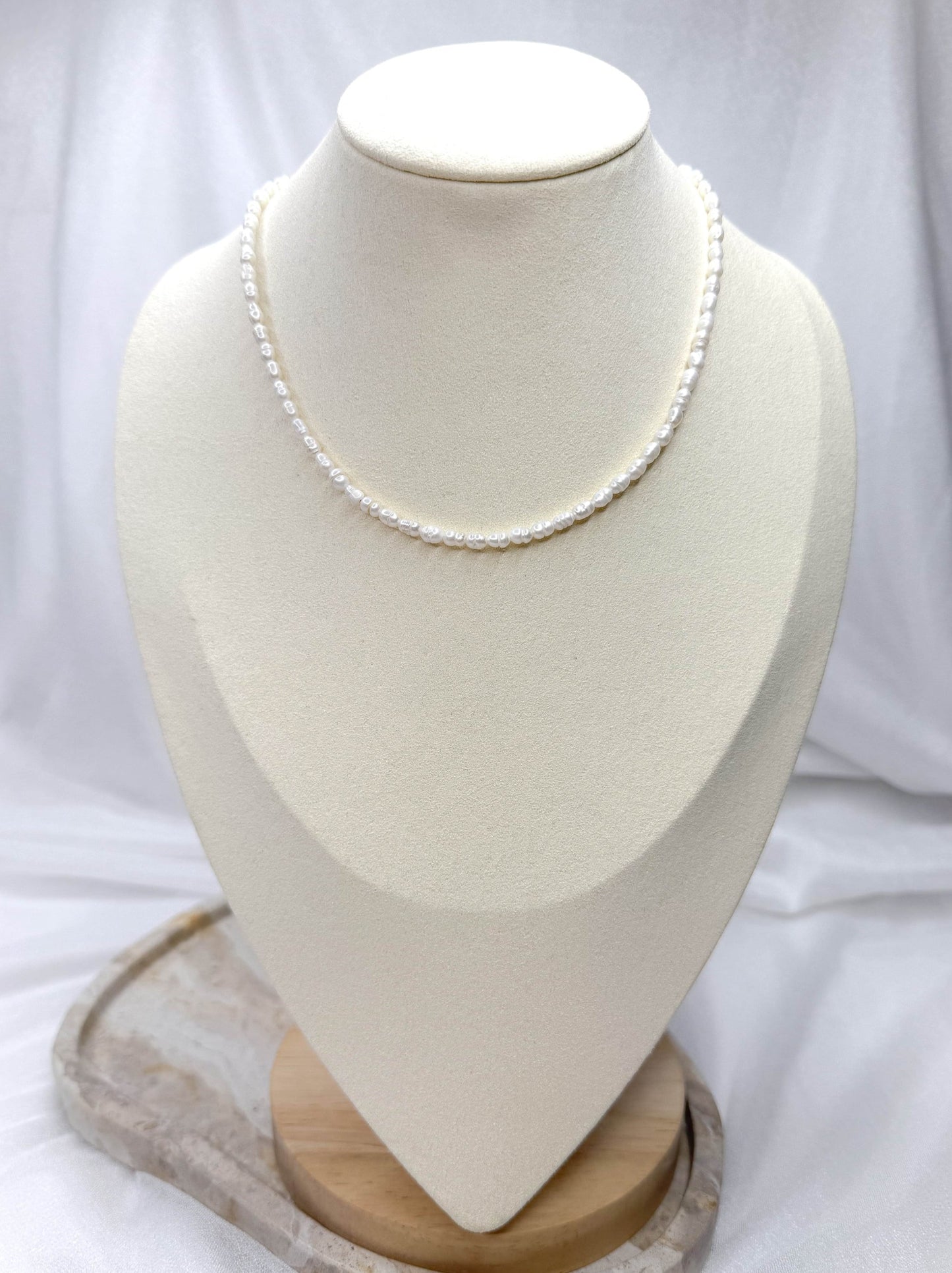 Süßwasserperlen-Kette „Hannah“ – mit Verschluss vorne