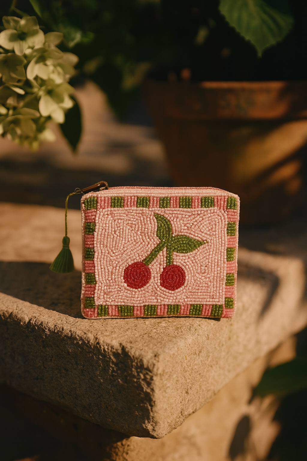 Clutch Lilu – Verspielte Beaded Bag mit Kirschen