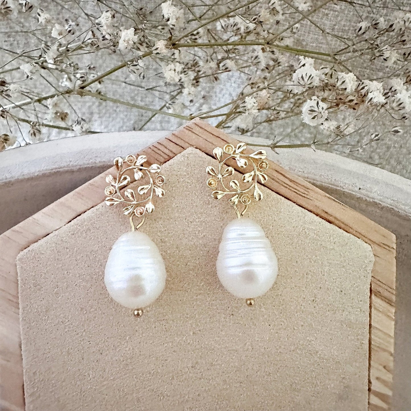 Echte Süßwasserperlen - Ohrringe "Blütenkranz" golden mit Perle Perlenohrringe - Feenmanufaktur