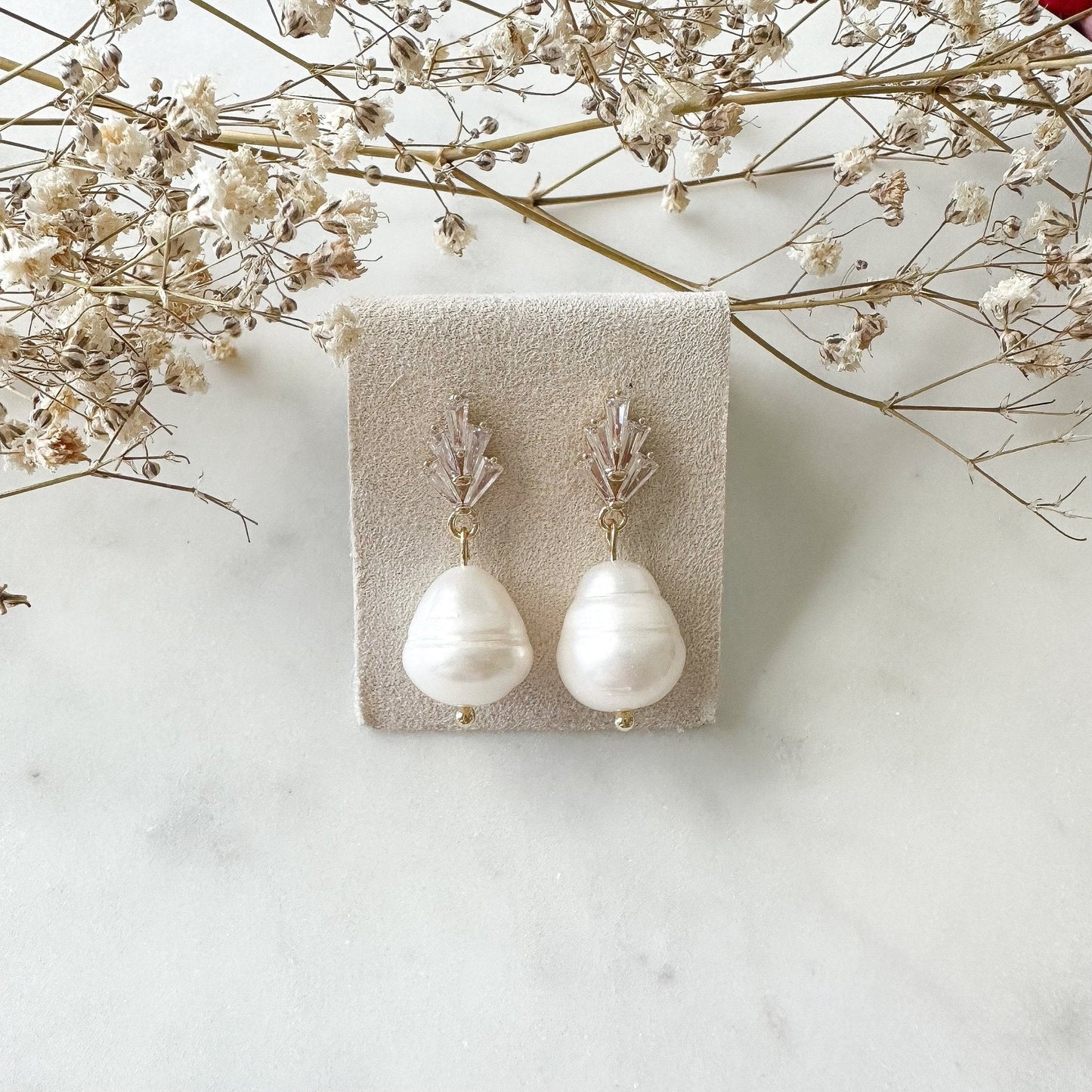 Echte Süßwasserperlen - Ohrringe "Diana" golden mit Perle Perlenohrringe - Feenmanufaktur