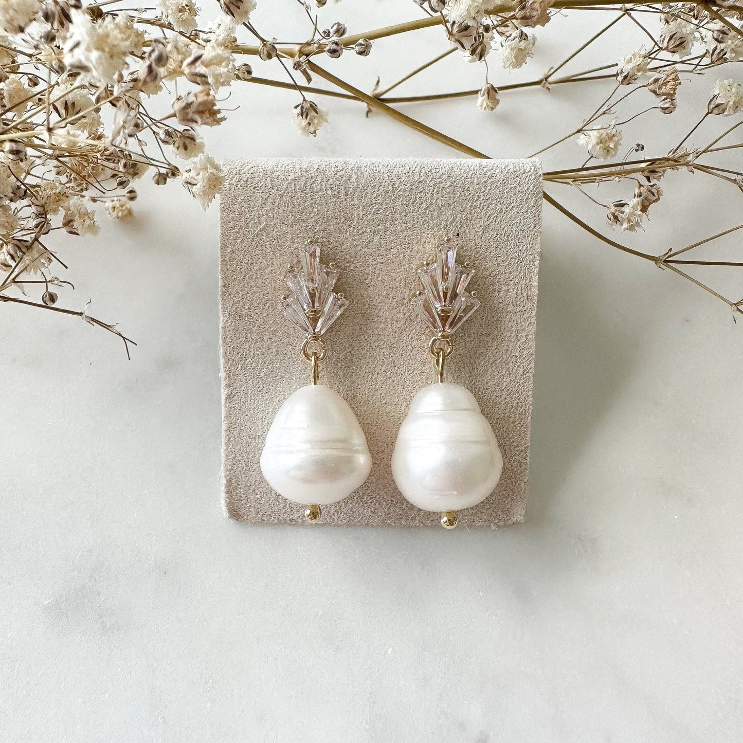 Echte Süßwasserperlen - Ohrringe "Diana" golden mit Perle Perlenohrringe - Feenmanufaktur