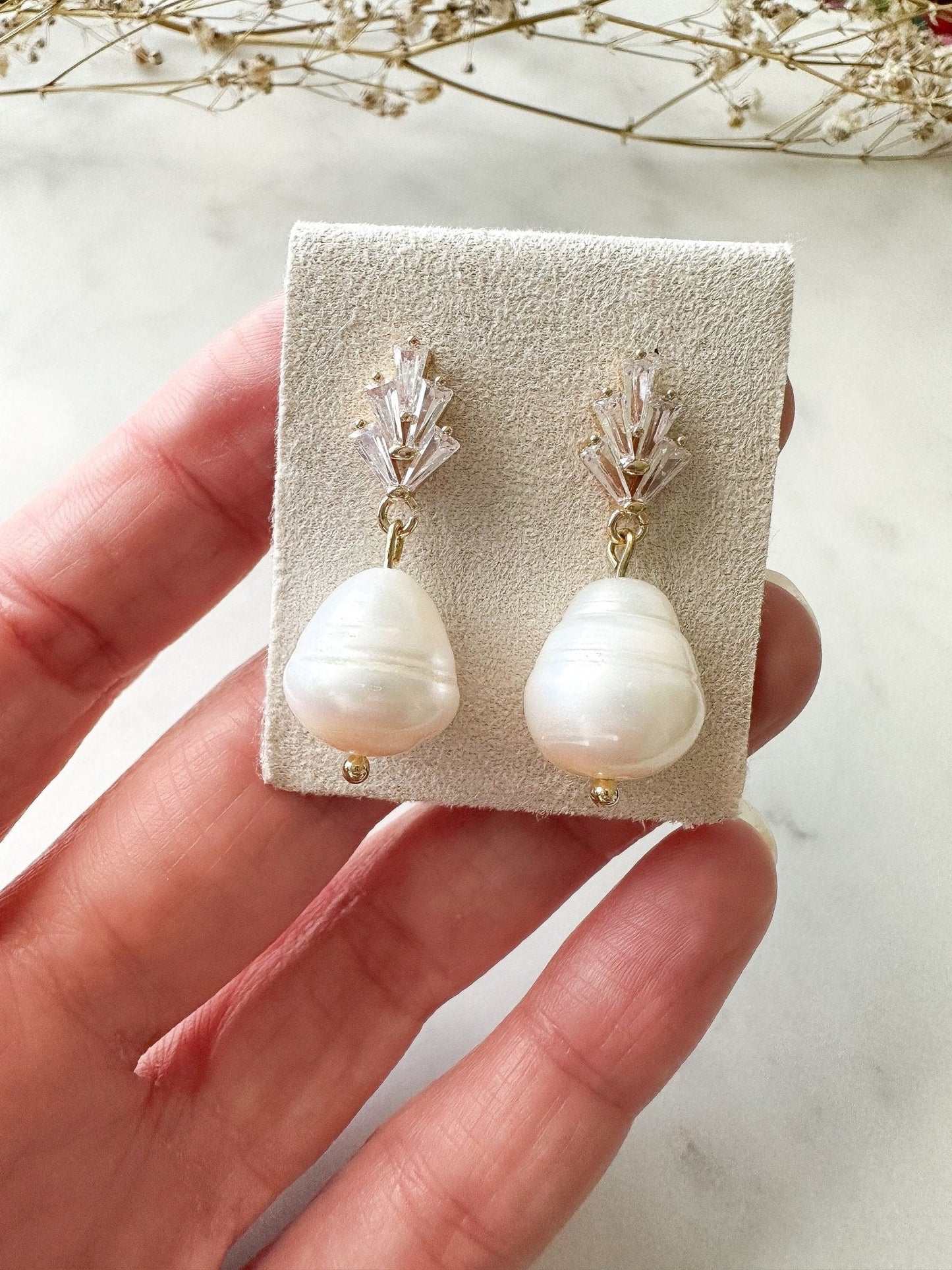 Echte Süßwasserperlen - Ohrringe "Diana" golden mit Perle Perlenohrringe - Feenmanufaktur