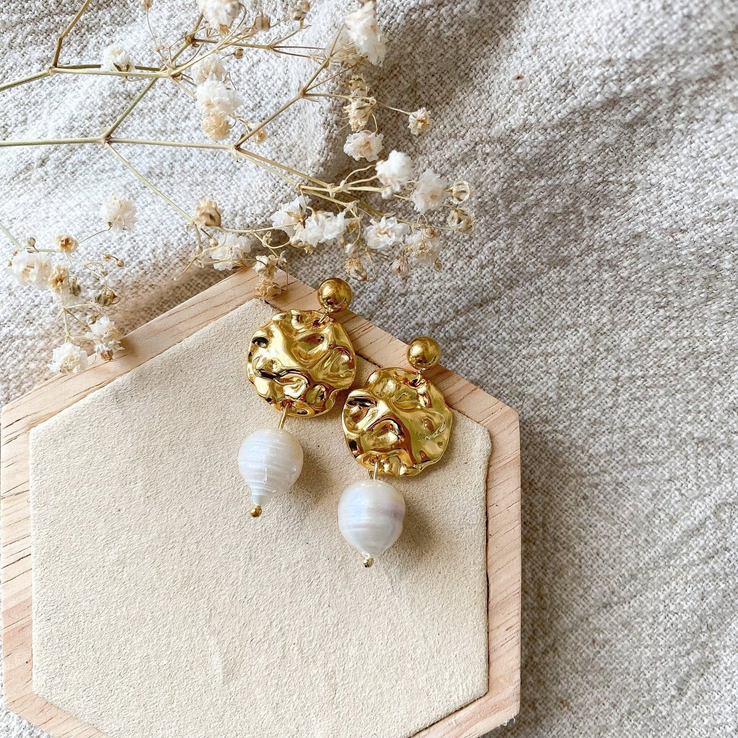 Echte Süßwasserperlen - Ohrringe "Genevieve" goldene Perle - Feenmanufaktur