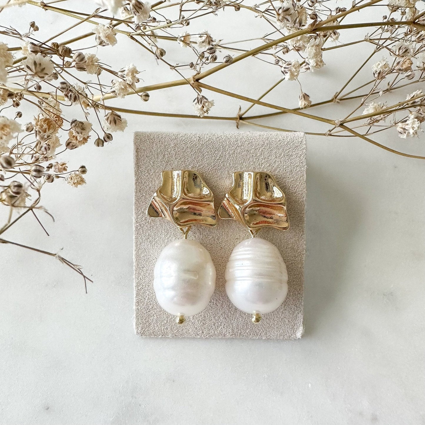 Echte Süßwasserperlen - Ohrringe "Penelope" golden mit Perle Perlenohrringe - Feenmanufaktur