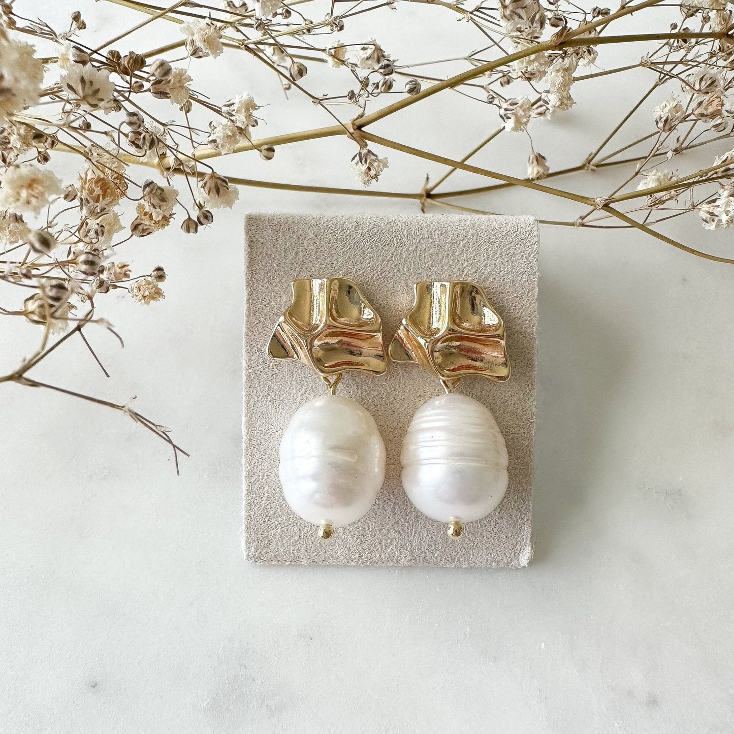 Echte Süßwasserperlen - Ohrringe "Penelope" golden mit Perle Perlenohrringe - Feenmanufaktur