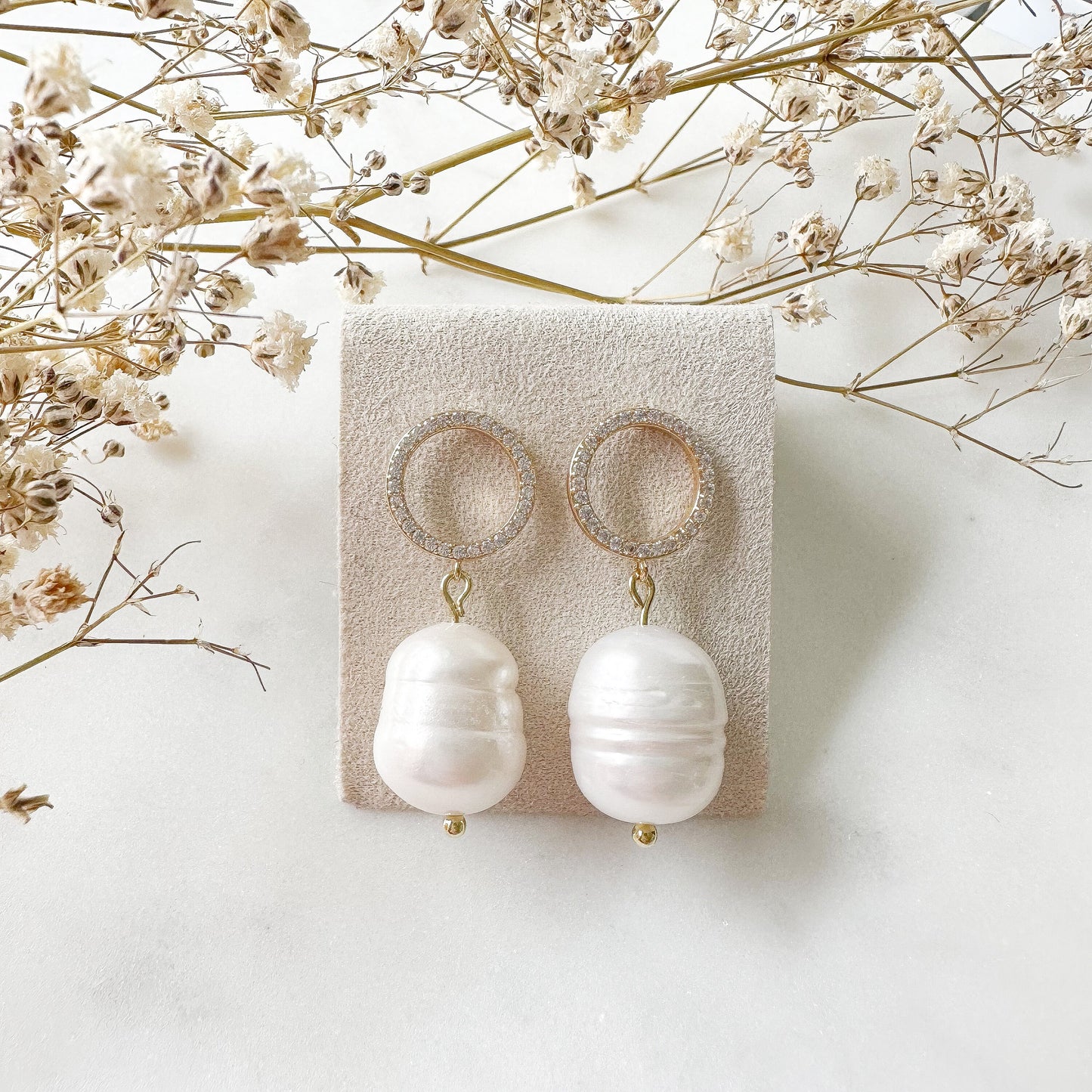 Echte Süßwasserperlen-Ohrringe "Circle" golden mit Perle Perlenohrringe