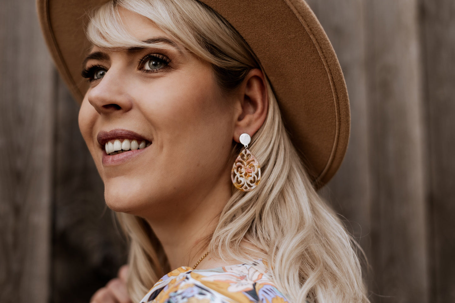 Barock Ohrringe "Clara" rosa beige - Stecker in gold & silber - Epoxid Harz