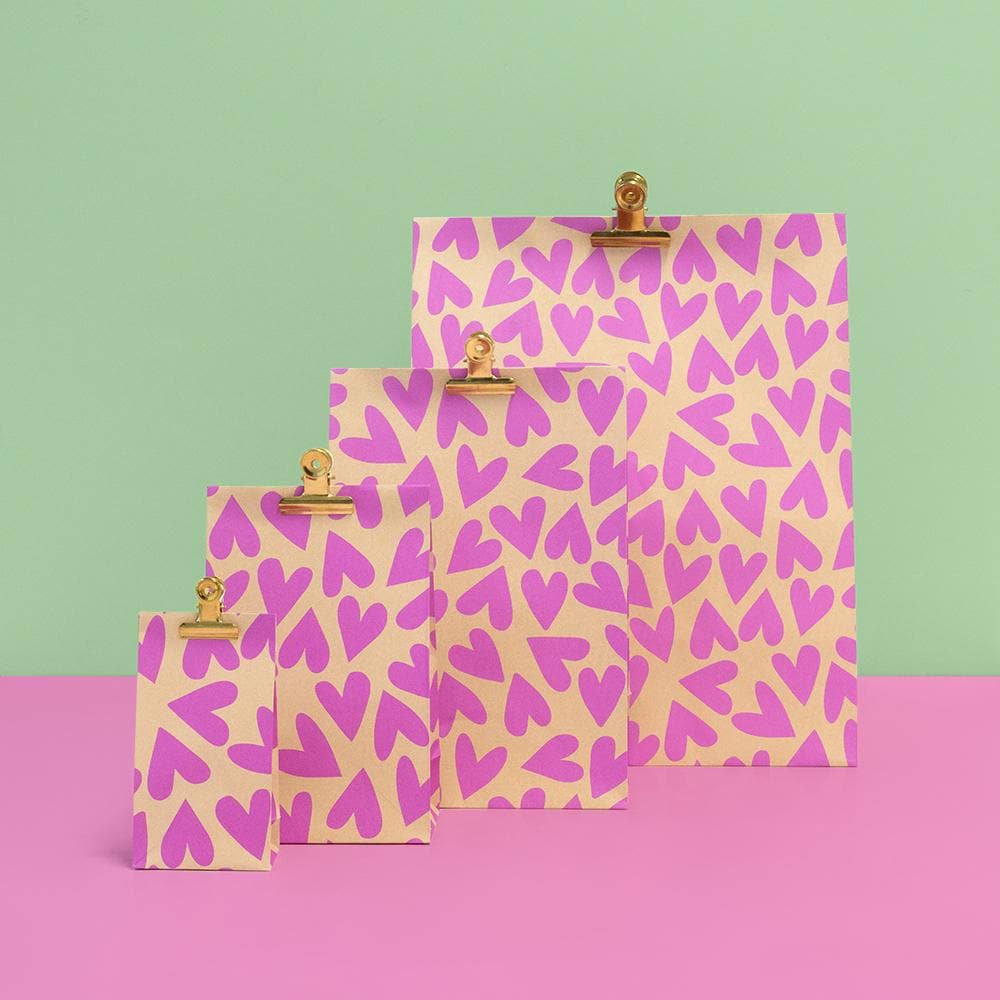 Blockbodenbeutel Tasche aus Papier 17 x 10 x 25 cm mit pinken Herzen