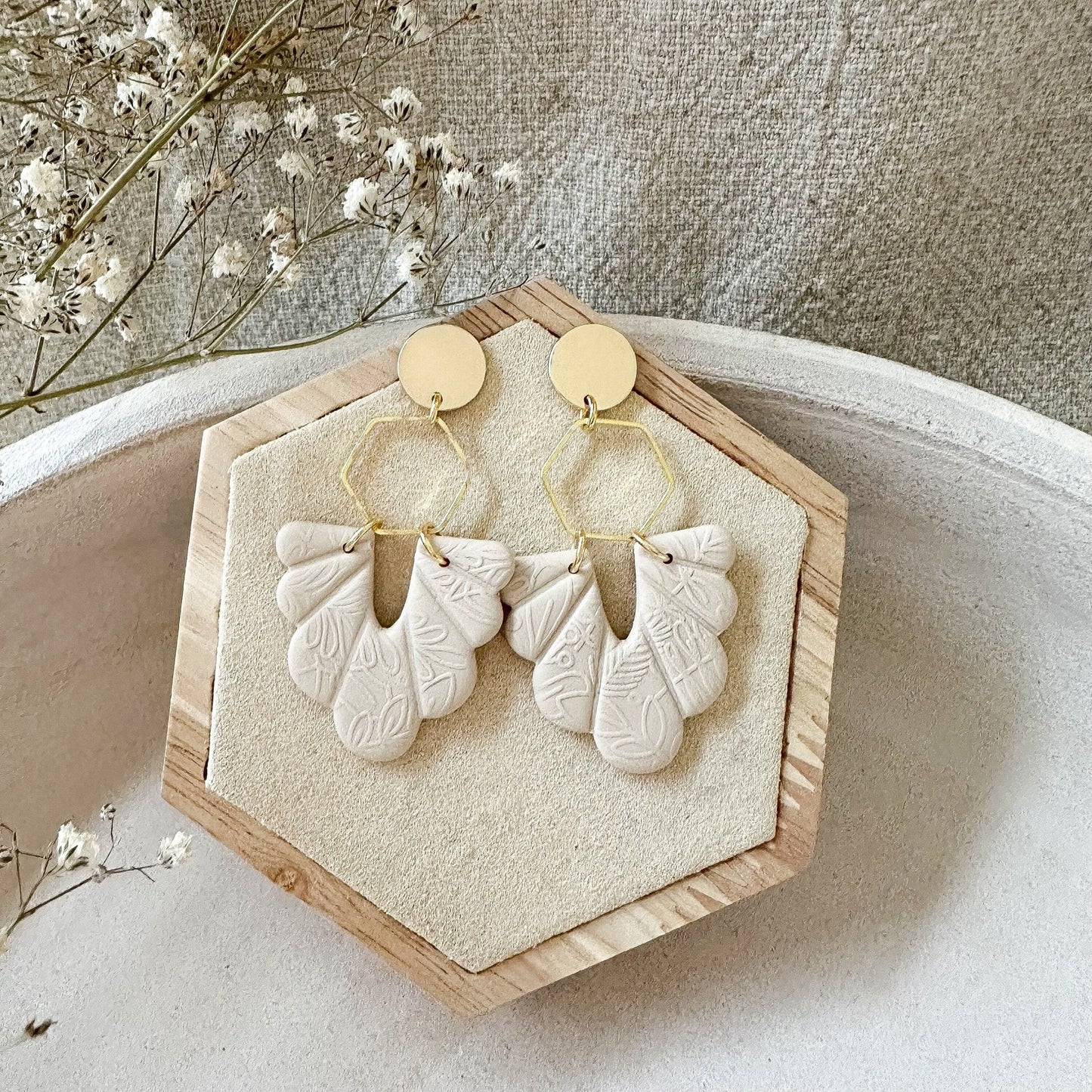 Polymer Clay Ohrringe "Beatrice" in beige gold - Feenmanufaktur