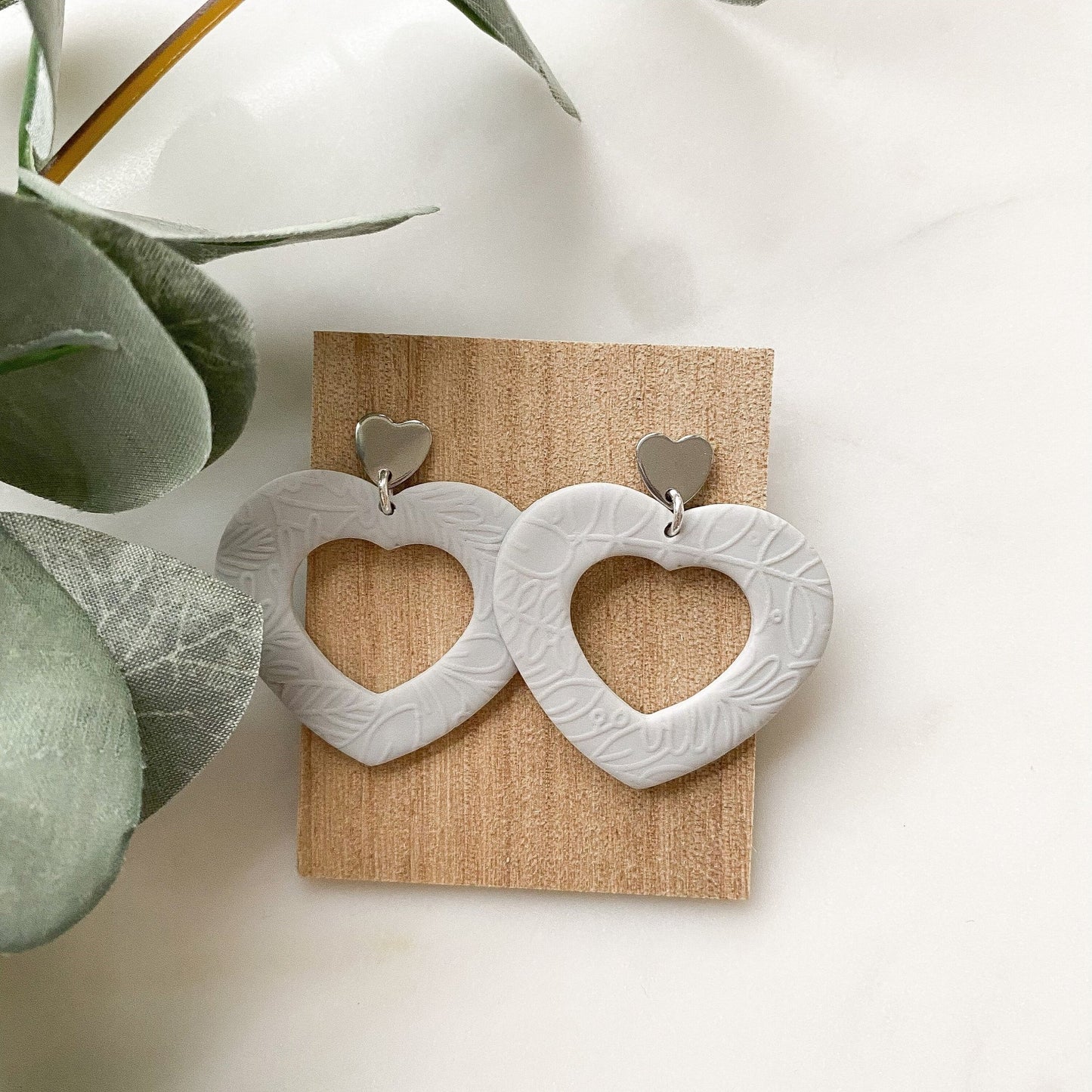 Polymer Clay Ohrringe "Herzchen" silber grau - Feenmanufaktur