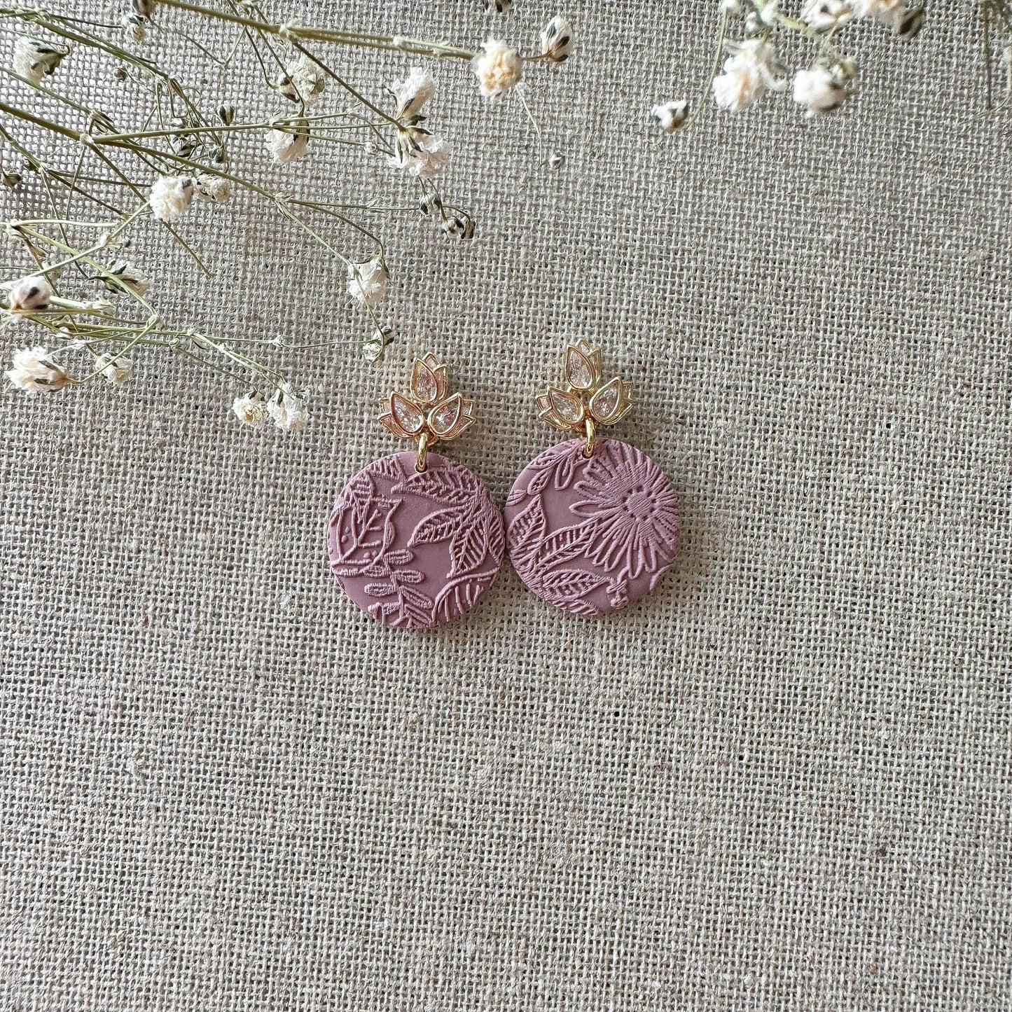 Polymer Clay Ohrringe "Lotus" in Perlmutt - Stecker 24k vergoldet - Feenmanufaktur