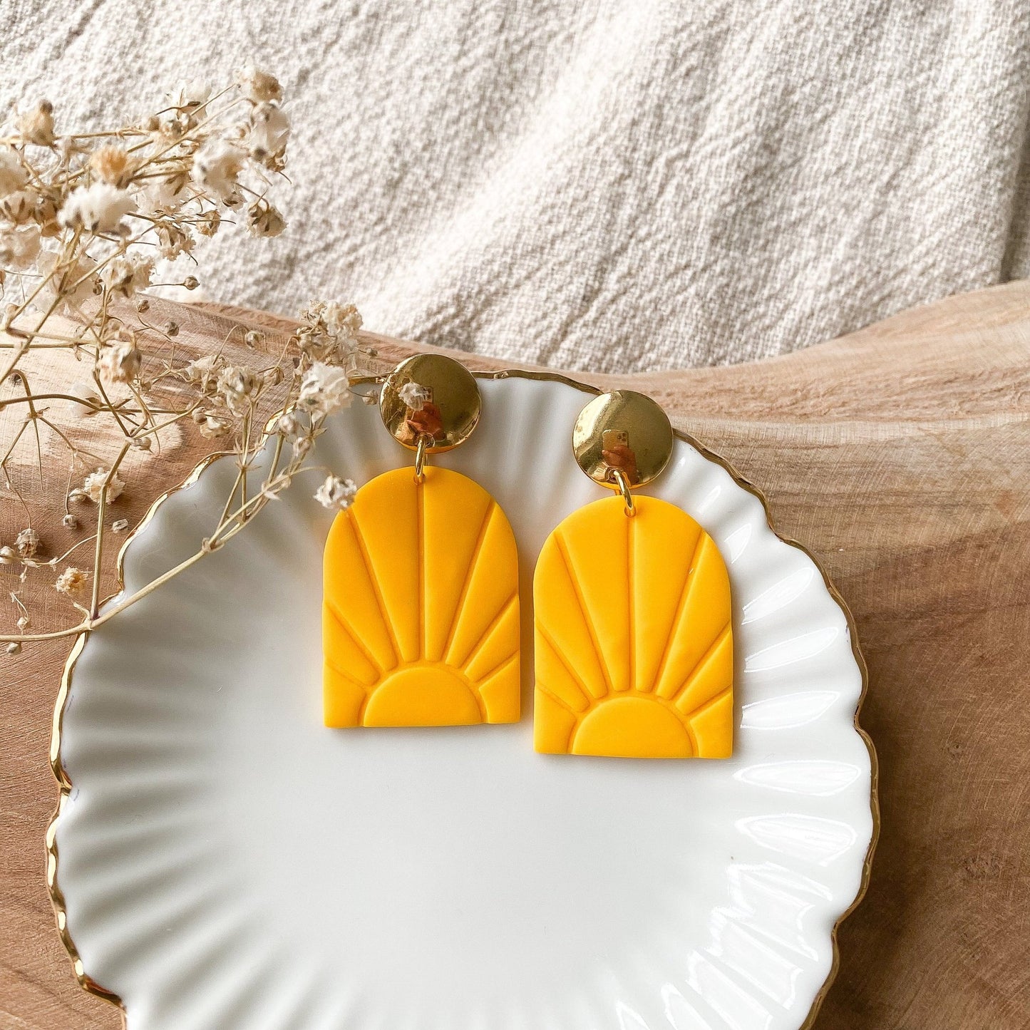 Polymer Clay Ohrringe "Solis" gelb in gold oder silber Sonnenaufgang - Feenmanufaktur