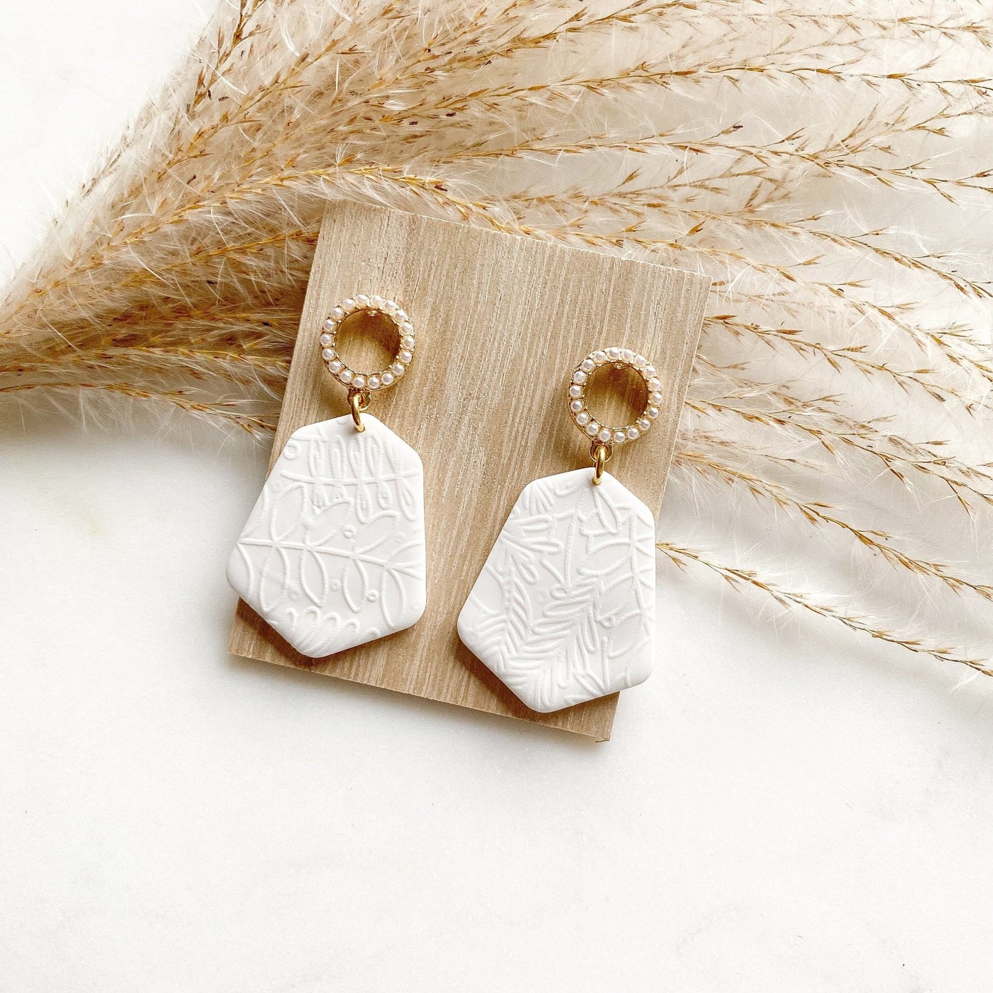 Romantische Polymer Clay Ohrringe "Mari" weiß gold - Feenmanufaktur