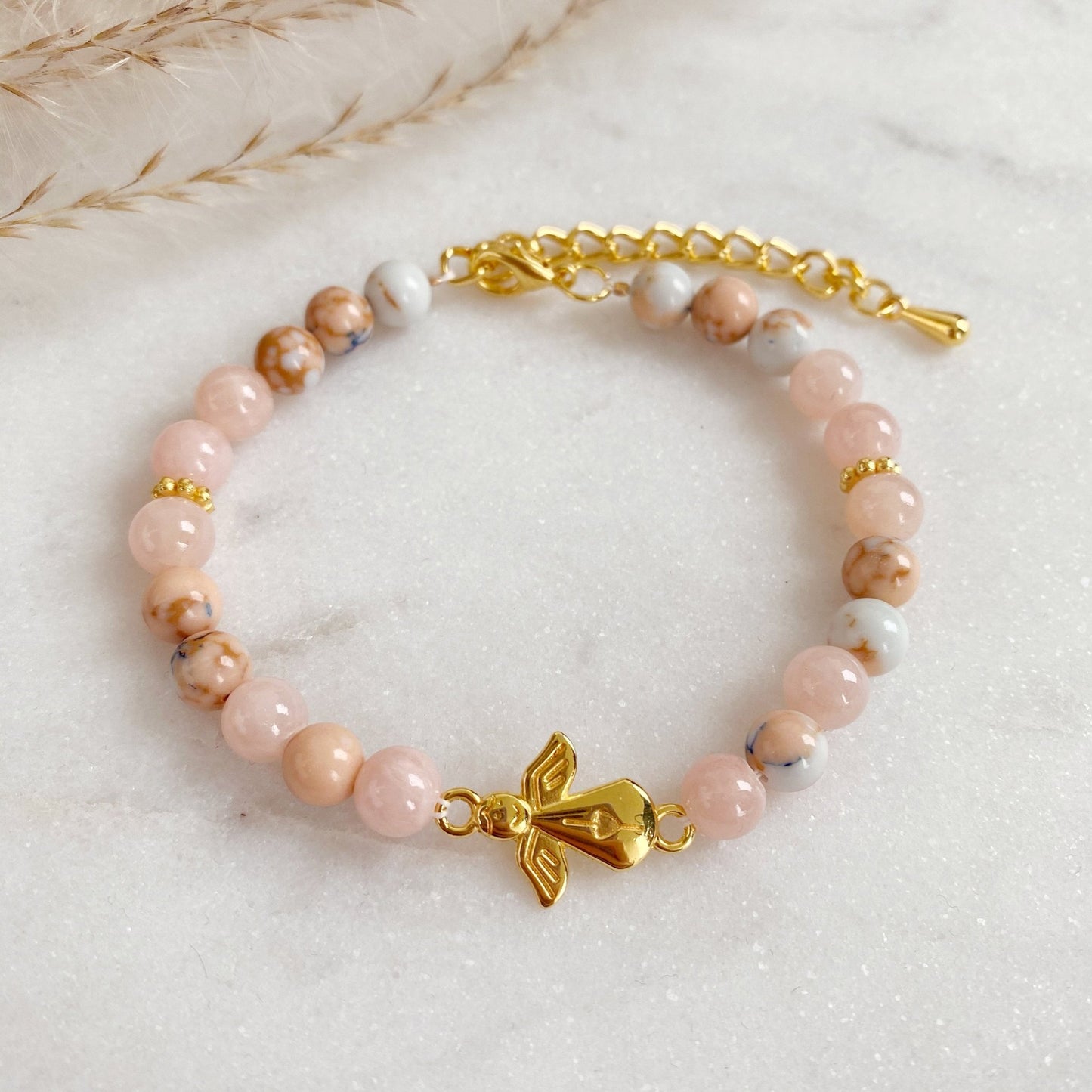 Schutzengel Edelstein Armband Rosenquarz Perlen Jade Naturstein gold rosa handgemacht - individualisierbar Geburt Geschenk Perlenarmband - Feenmanufaktur