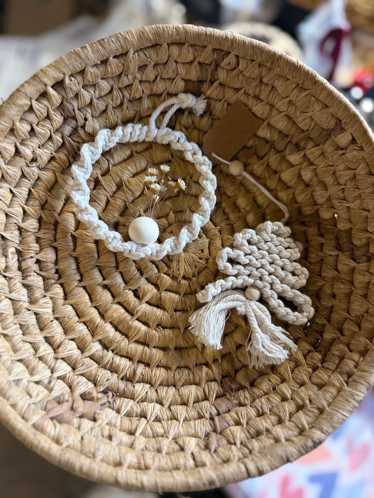 Makramee Dekoanhänger – Handgemacht mit Trockenblumen