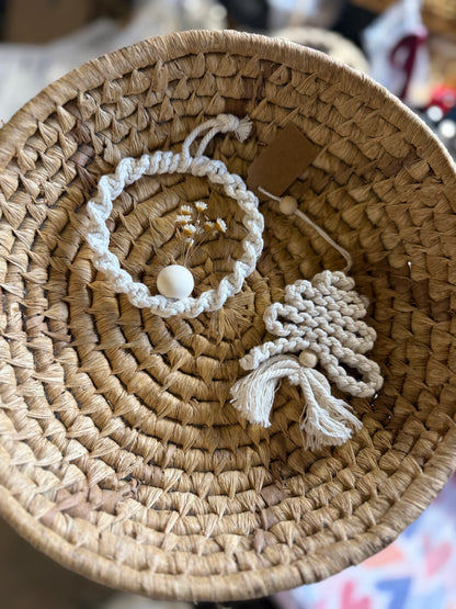 Makramee Dekoanhänger – Handgemacht mit Trockenblumen