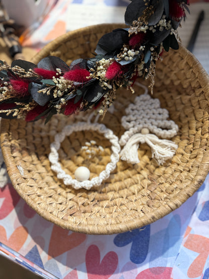 Makramee Dekoanhänger – Handgemacht mit Trockenblumen