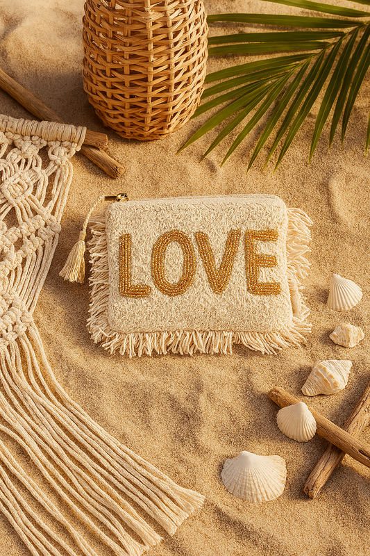 Clutch Liv – Handgemachte LOVE-Tasche mit Fransen