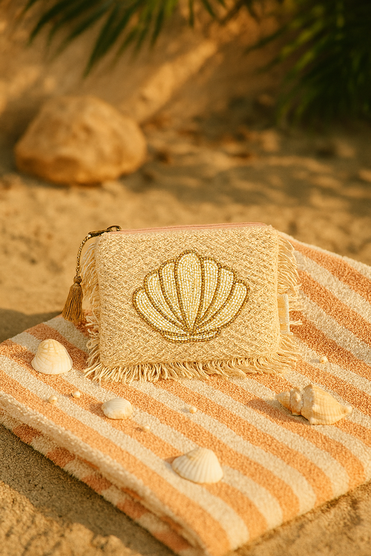 Kleine Perlentasche Clutch "Maris" – mit Muschelstickerei für den Strandurlaub