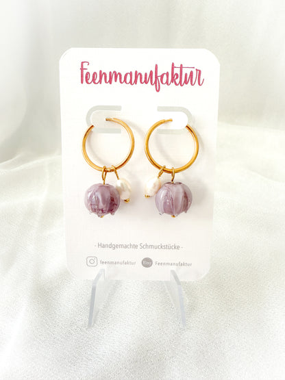 Lila Knospen-Creolen „Amara“ mit Süßwasserperle