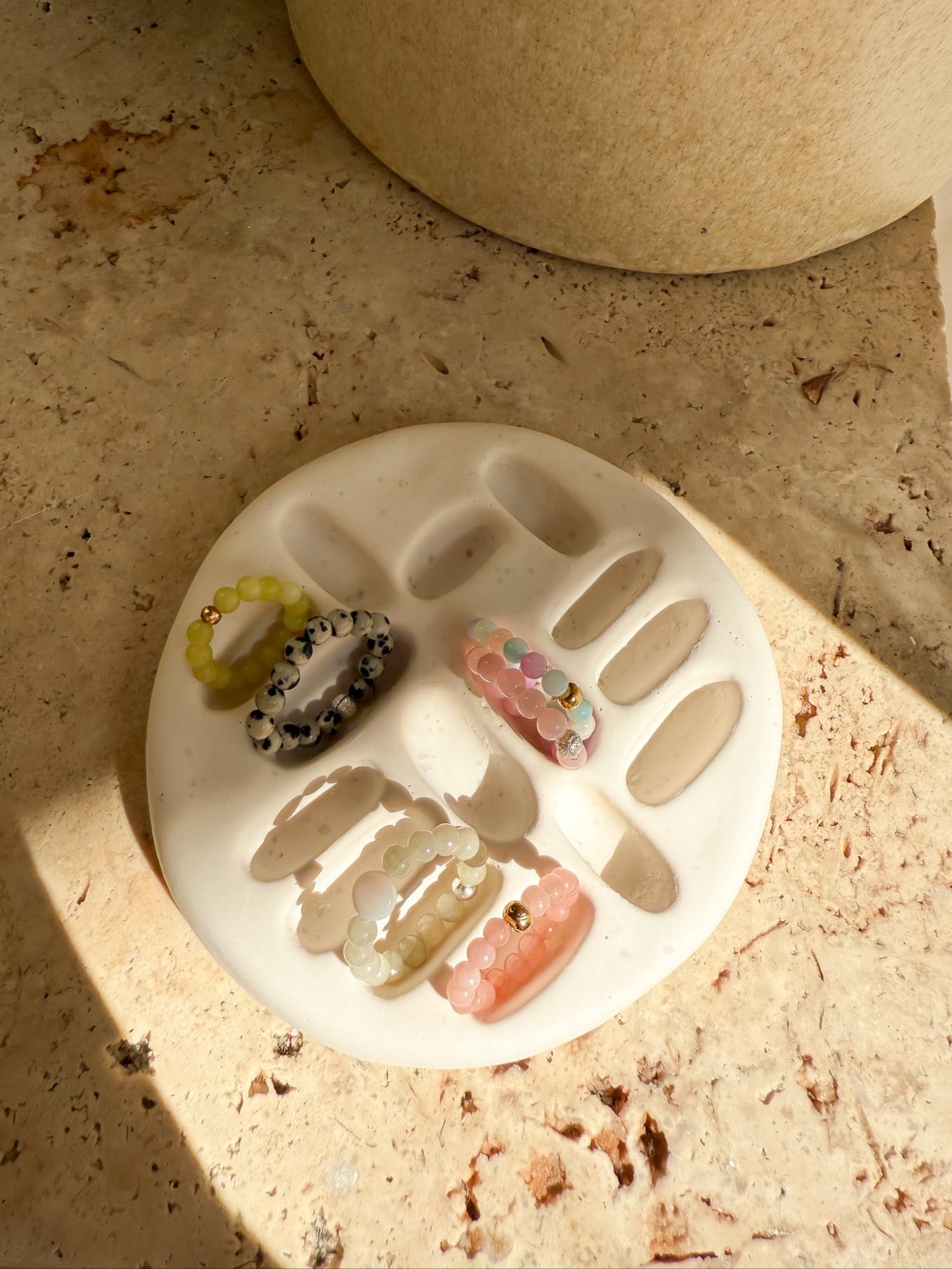 Handgemachte Schmuckschale aus Jesmonite - von art.icels