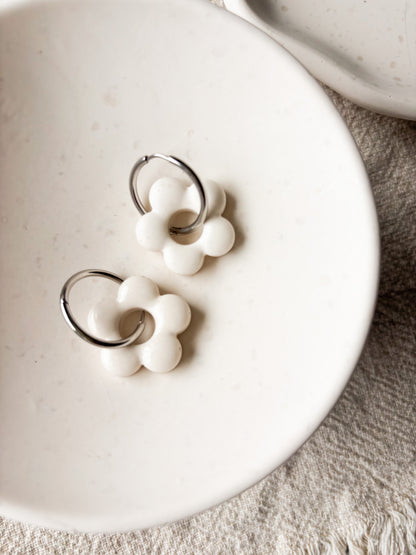 Ohrringe Liva natur – Handgemacht in Blumenform aus Edelstahl x art.icles
