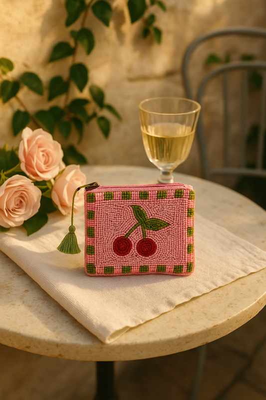 Clutch Lilu – Verspielte Beaded Bag mit Kirschen