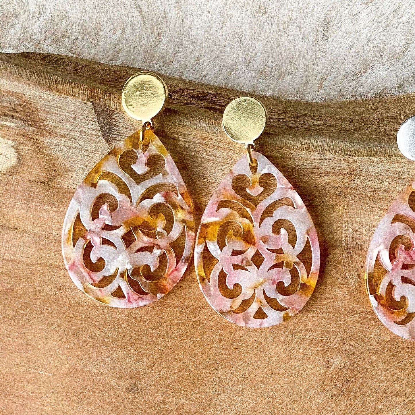 Barock Ohrringe "Clara" rosa beige - Stecker in gold & silber - Epoxid Harz - Feenmanufaktur