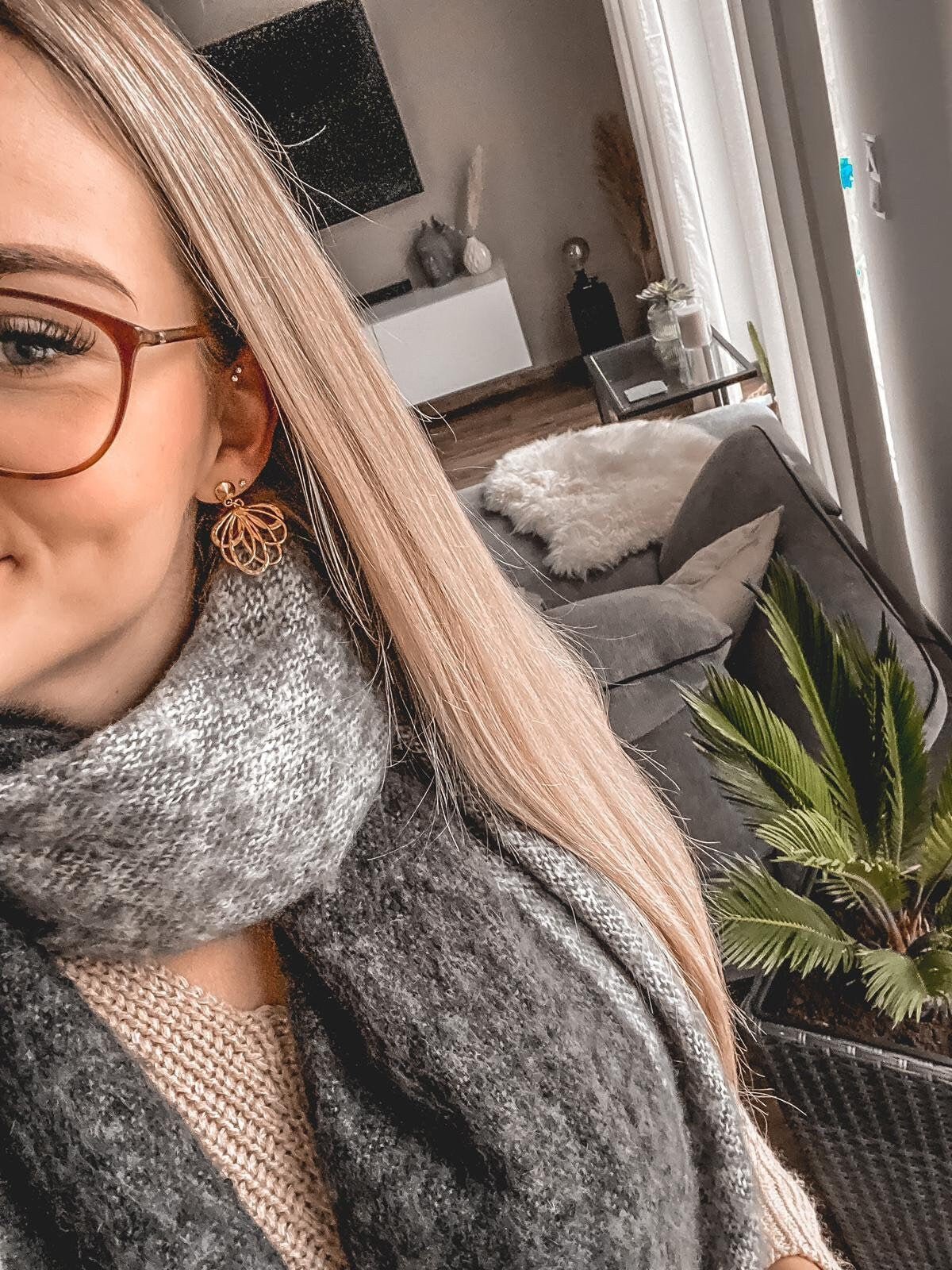 Blüten - Ohrringe in gold *handgefertigte Ohrhänger* Sommer Blüten Blumen Blogger Style sommerlich gehämmert boho - Feenmanufaktur