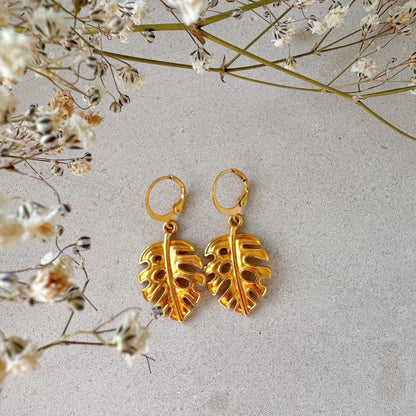 Boho Ohrringe "Monstera" in gold - Feenmanufaktur