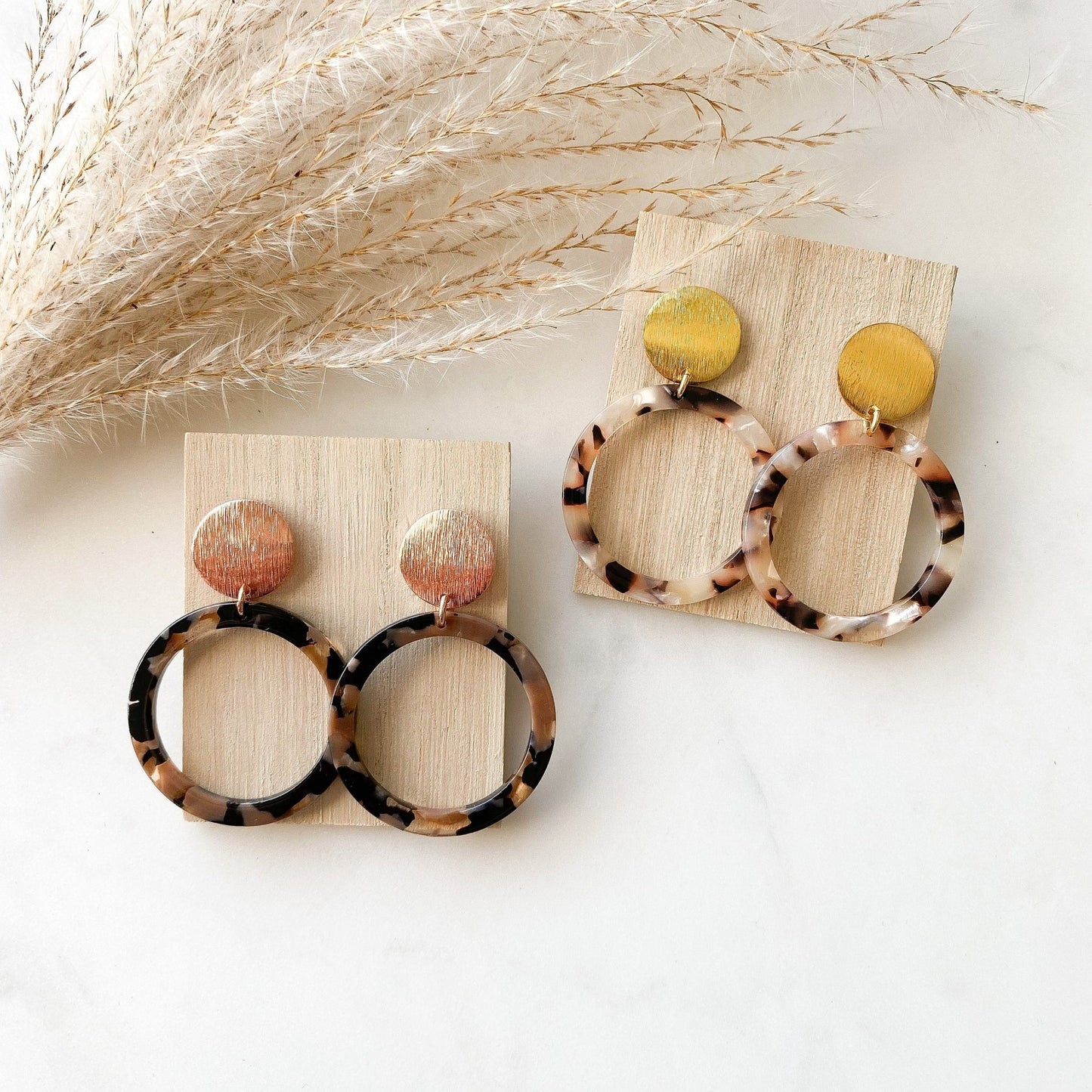 Epoxidharz Ohrringe "Layla" Leomuster Resin - Stecker in gold, silber & roségold - Feenmanufaktur