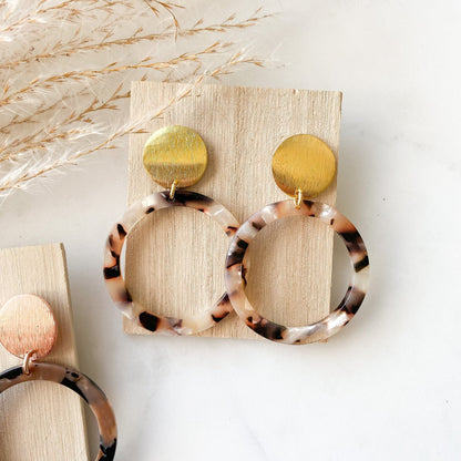 Epoxidharz Ohrringe "Layla" Leomuster Resin - Stecker in gold, silber & roségold - Feenmanufaktur