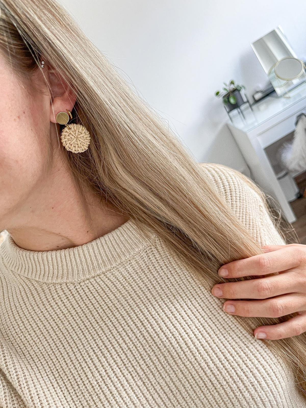 Geflochtene Rattan Ohrringe beige gold - Feenmanufaktur