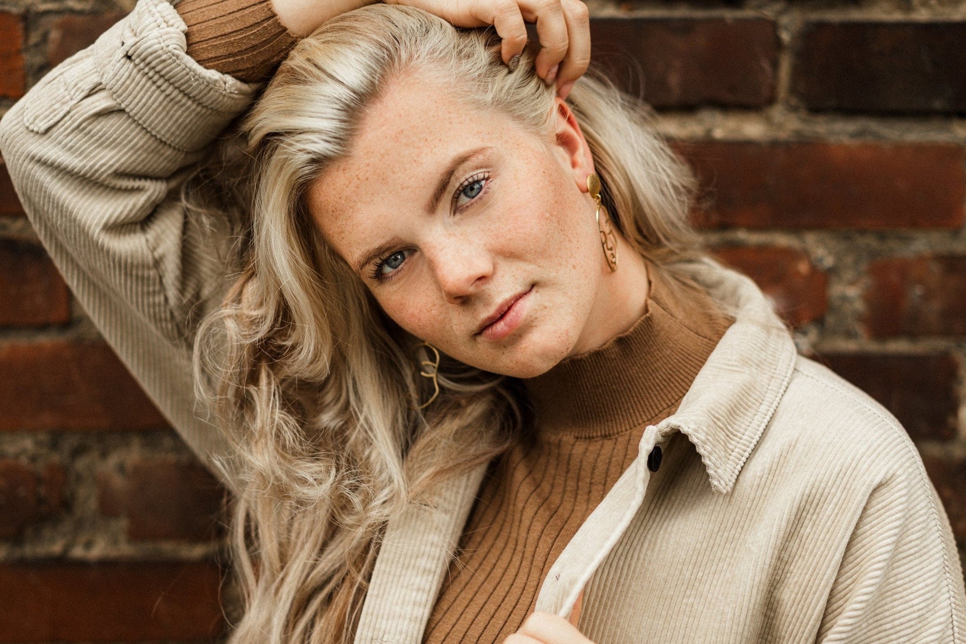 Goldene Boho Ohrringe mit Gesicht - Feenmanufaktur