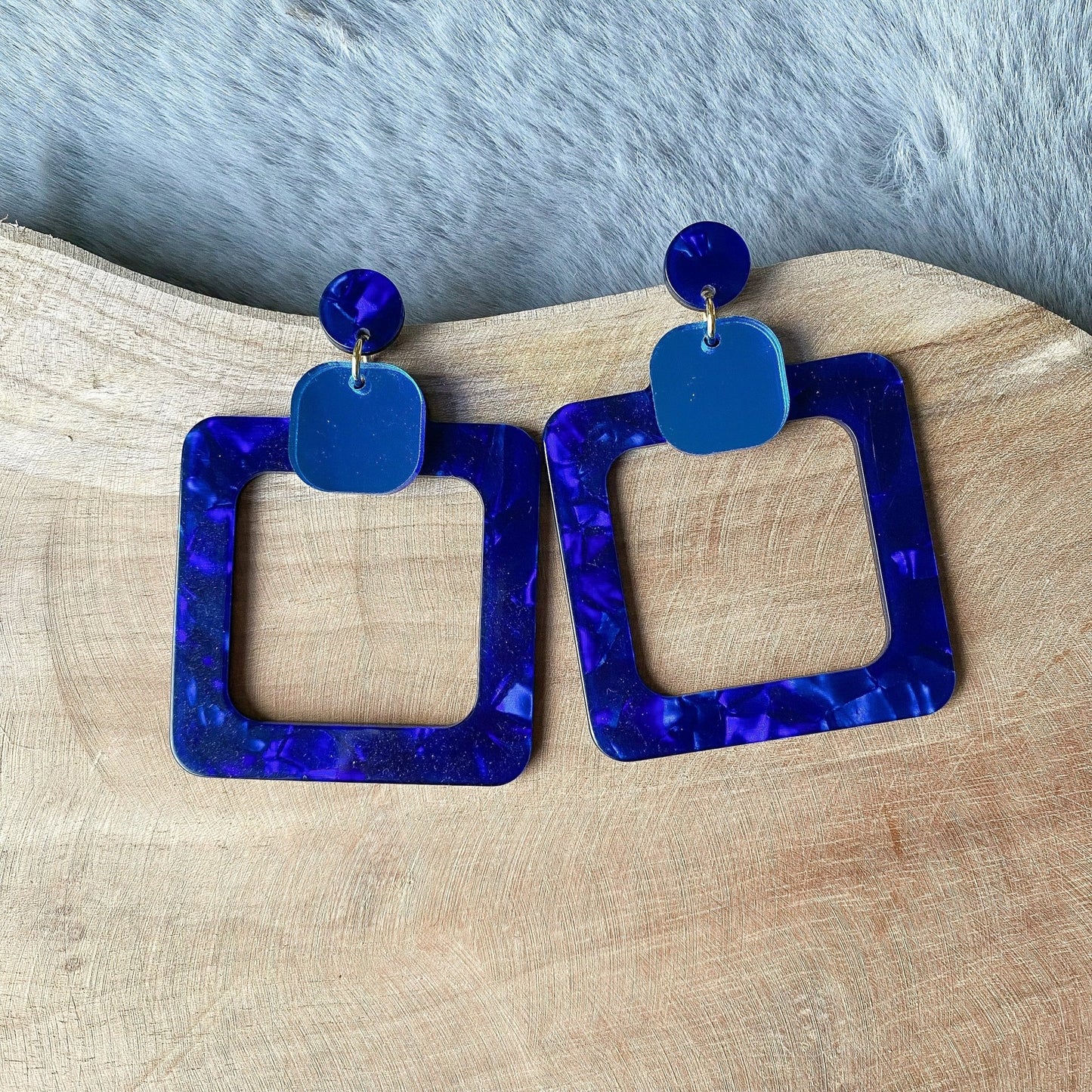 Große Statement Ohrringe "Nele" in blau Metallic Resin - Feenmanufaktur