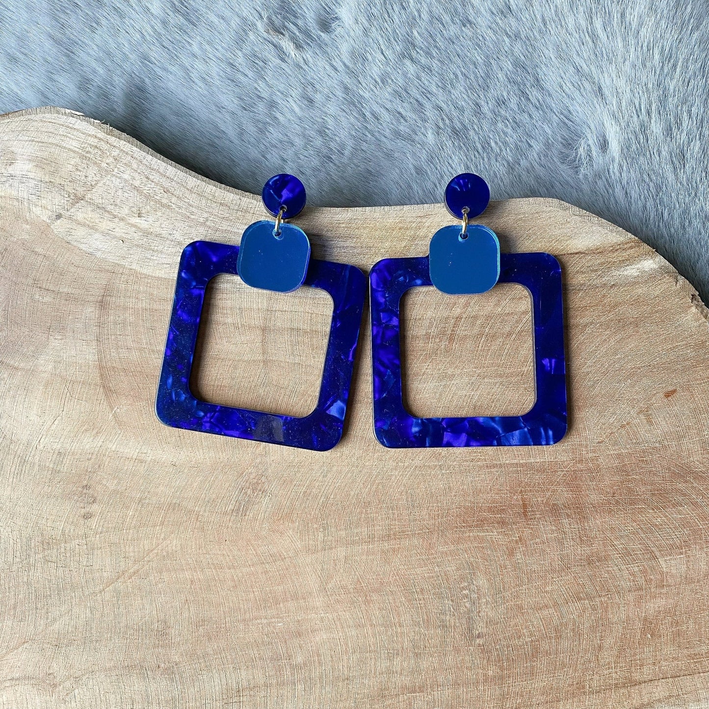 Große Statement Ohrringe "Nele" in blau Metallic Resin - Feenmanufaktur