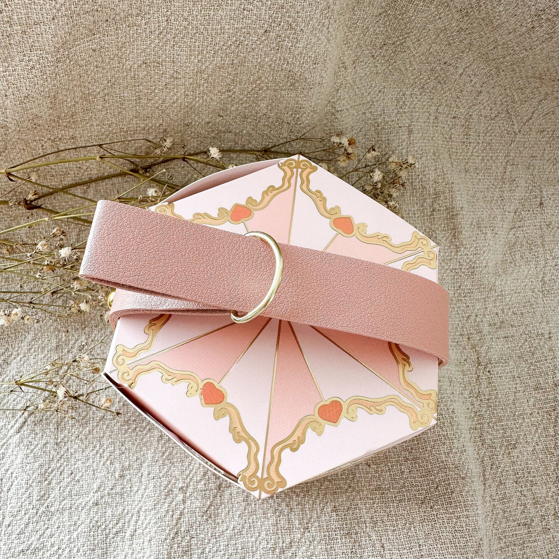 Geschenkbox "Karussel" Schmuck & Geschenke Zirkus Kirmes rosa