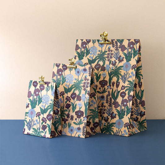 Blockbodenbeutel Tasche aus Papier 17 x 10 x 25 cm mit vintage Blumen