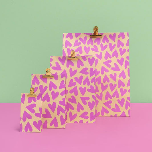 Blockbodenbeutel Tasche aus Papier 17 x 10 x 25 cm mit pinken Herzen
