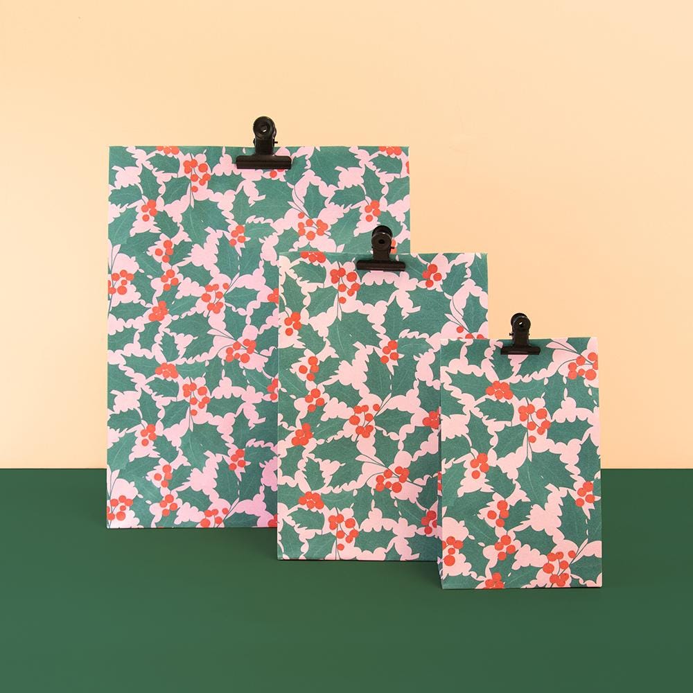 Geschentüte Blockbodenbeutel Tasche aus Papier 17 x 10 x 25 cm mit Weihnachtsmotiv Beere