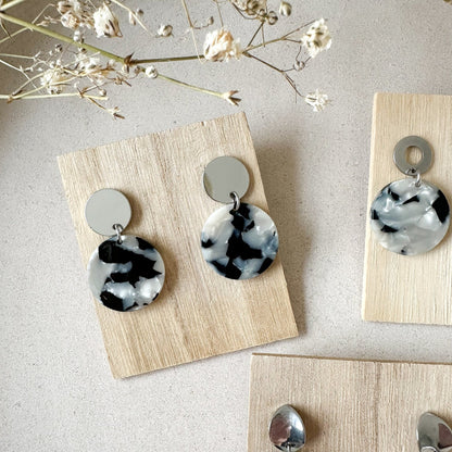 Leoparden Circle Ohrringe "Smilla" in schwarz grau Resin Harz - Feenmanufaktur