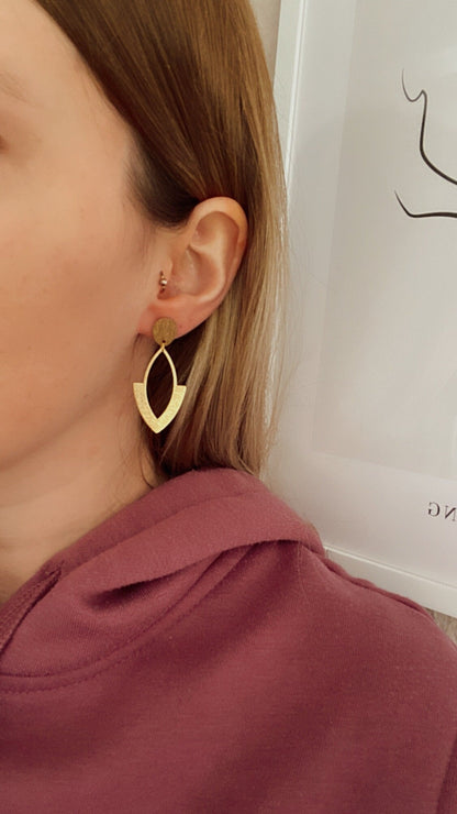 Minimalistisch moderne Ohrhänger in gold - Feenmanufaktur