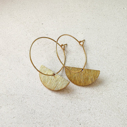 Minimalistische Creolen mit Halbkreis Anhänger - Feenmanufaktur