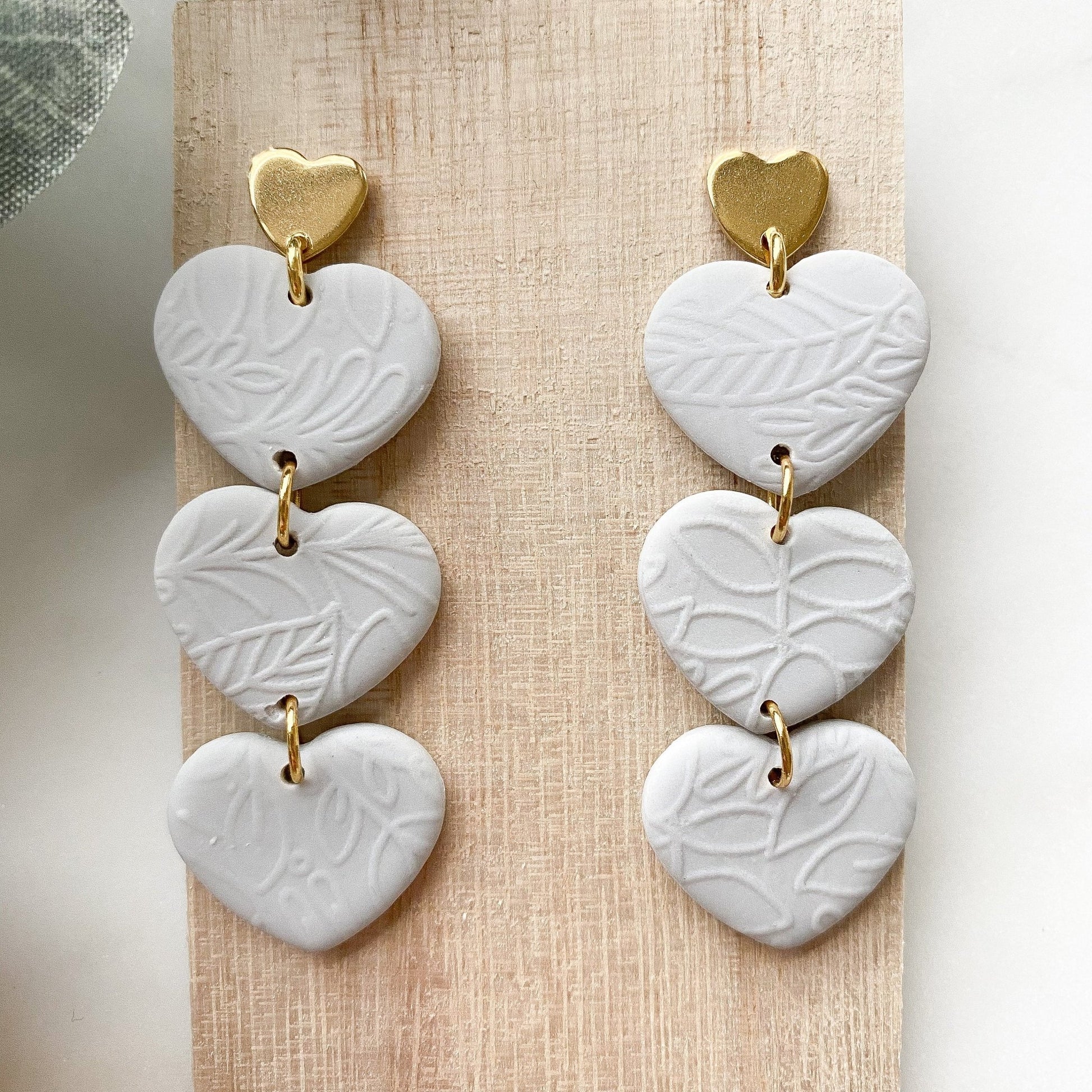 Ohrringe "Herzchenkette" grau gold Polymer Clay - Feenmanufaktur