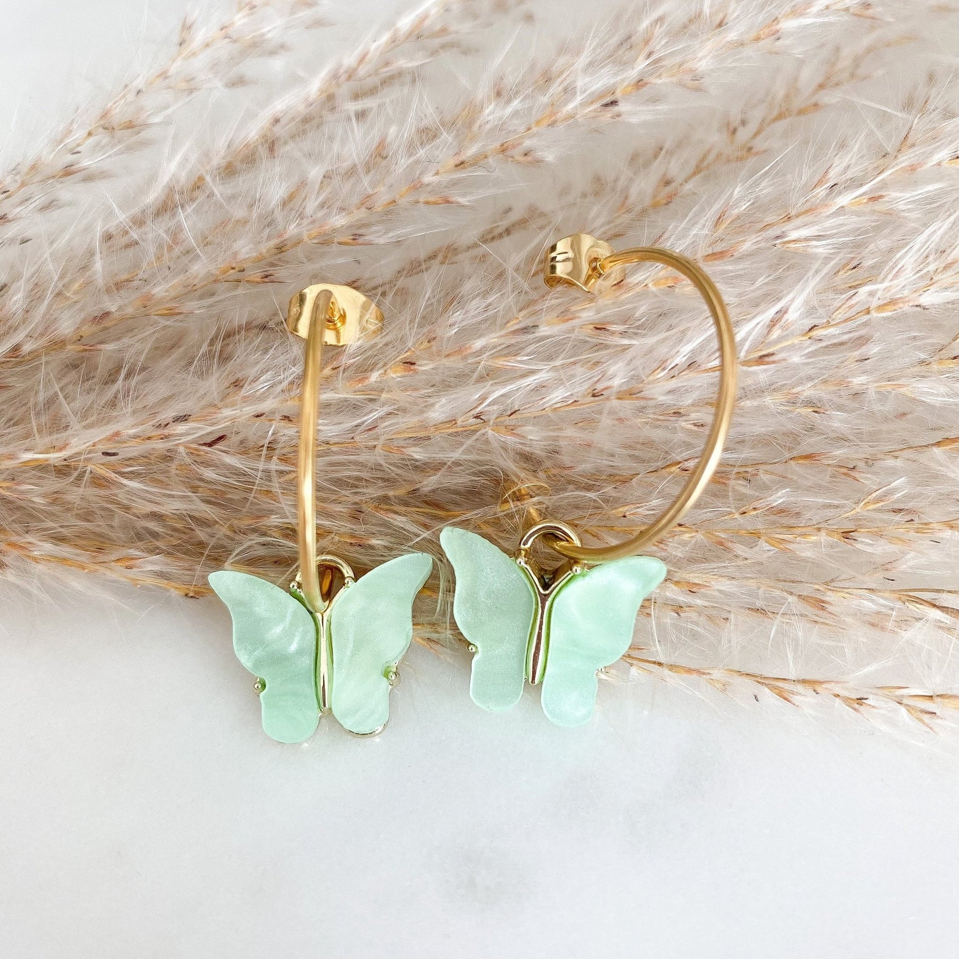 Ohrringe mit Schmetterling in mint gold - Feenmanufaktur