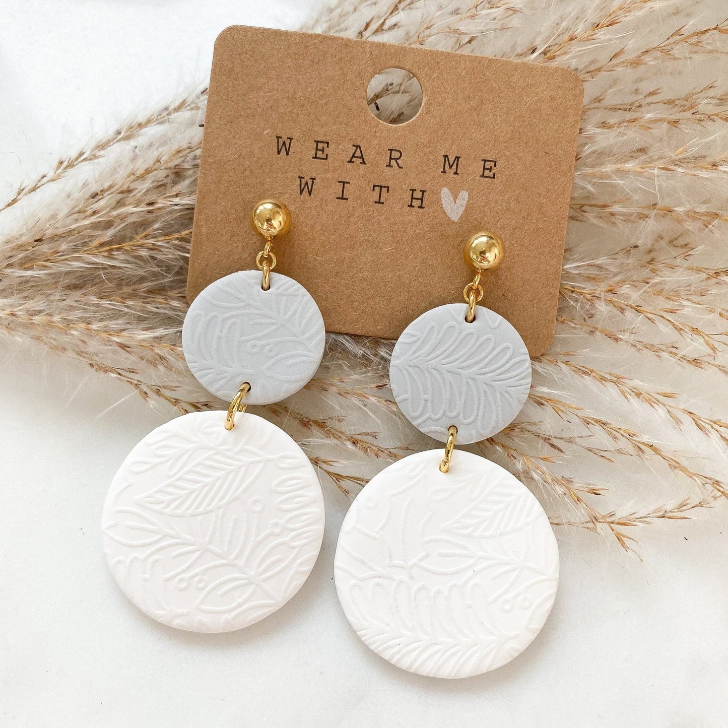Polymer Clay Ohrringe "Bella" weiß grau gold - Feenmanufaktur