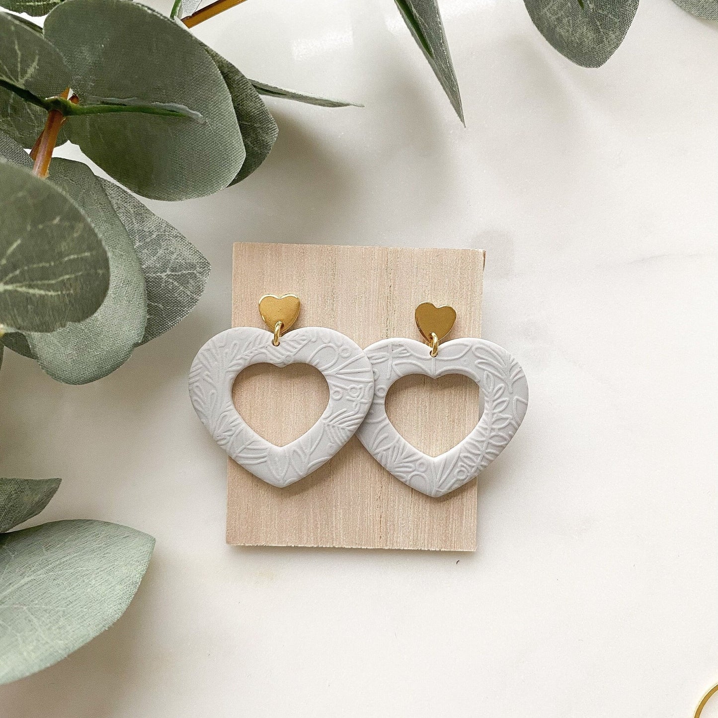 Polymer Clay Ohrringe "Herzchen" grau gold - Feenmanufaktur