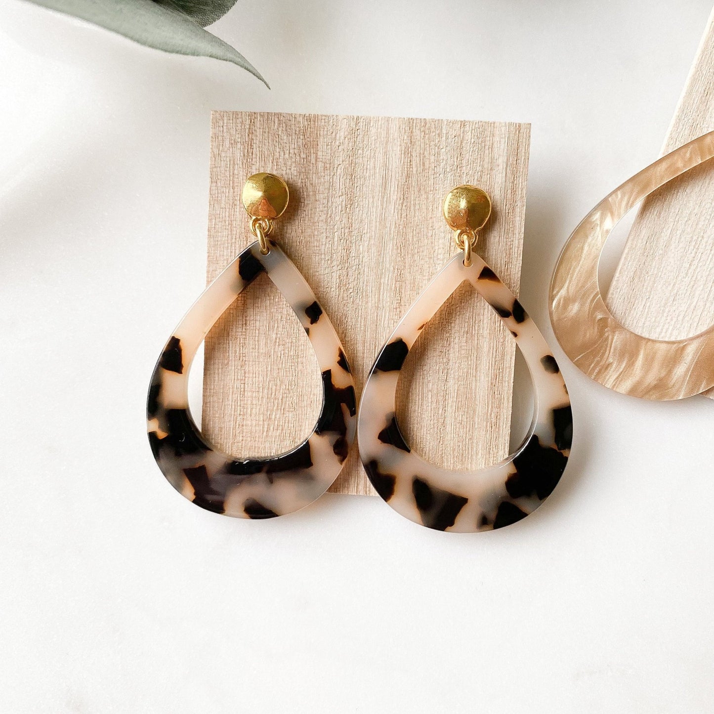 Resin Ohrringe "Anna" beige oder Leomuster - Feenmanufaktur